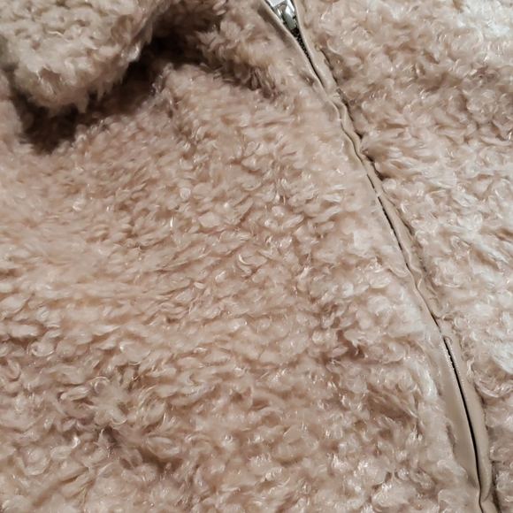 🥳 HP Faux Fur Teddy Bear Bomber Jacket NWT - Picture 5 of 5